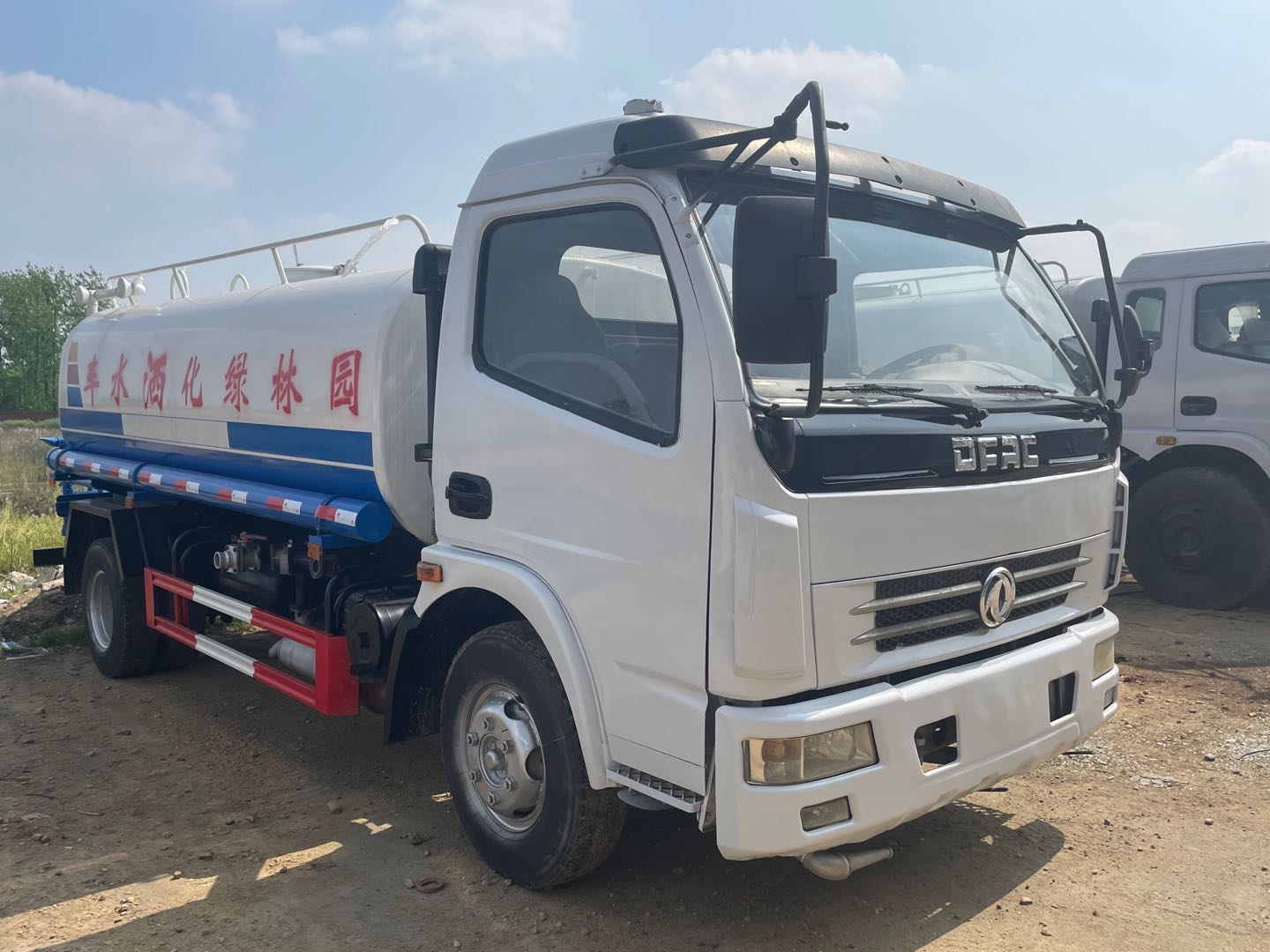 二手8方灑水車(chē) 東風(fēng)多利卡二手8方灑水車(chē)廠家價(jià)格現(xiàn)貨